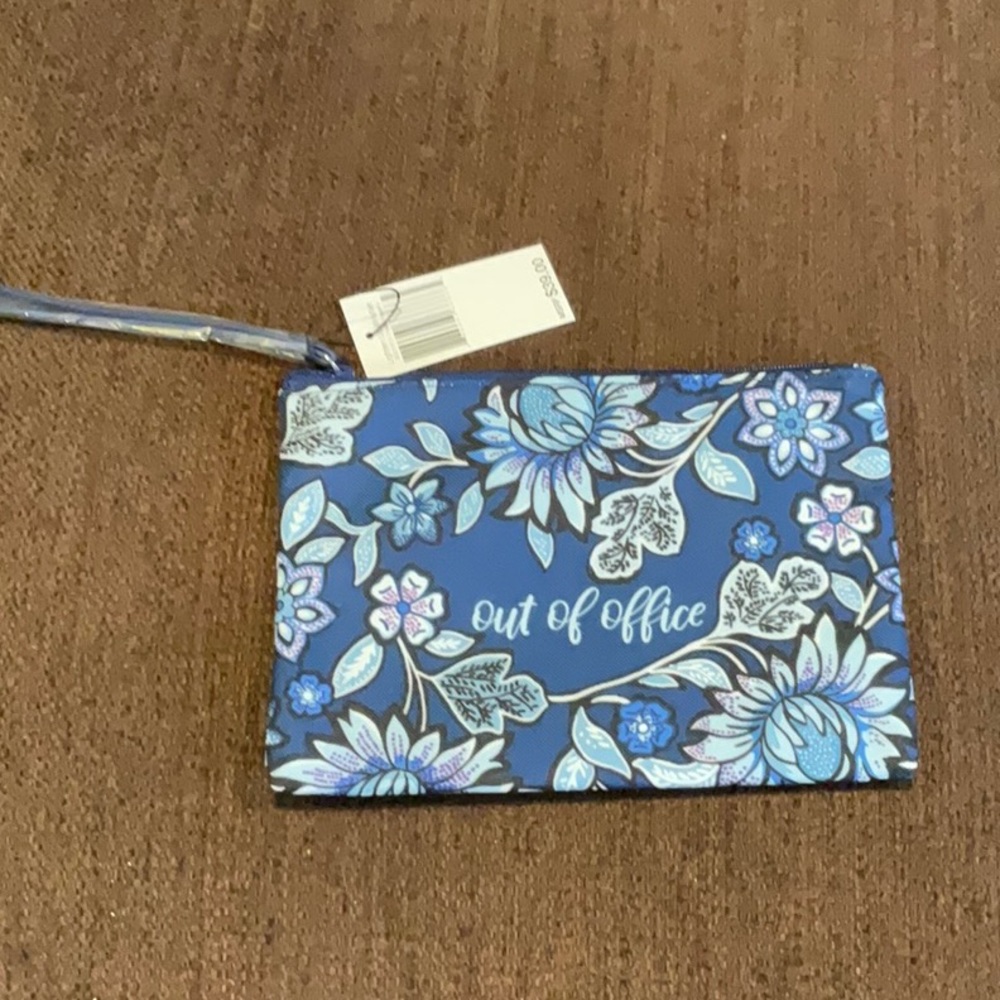 Vera Bradley lighten up wristlet